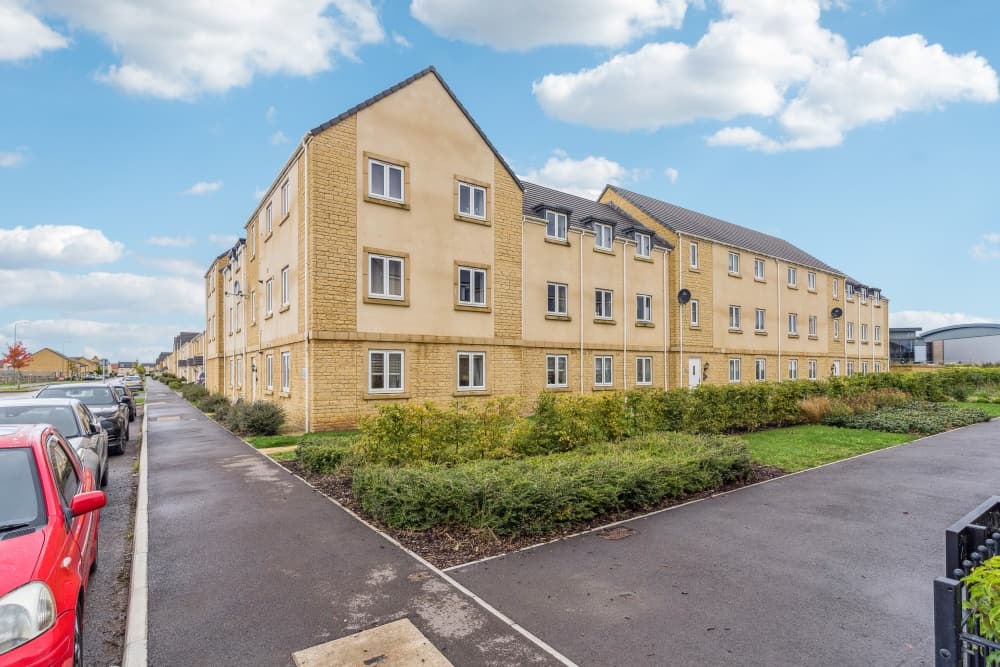Flat 13, Merlin House Centenary Way, Witney, Witney, OX29 7BU