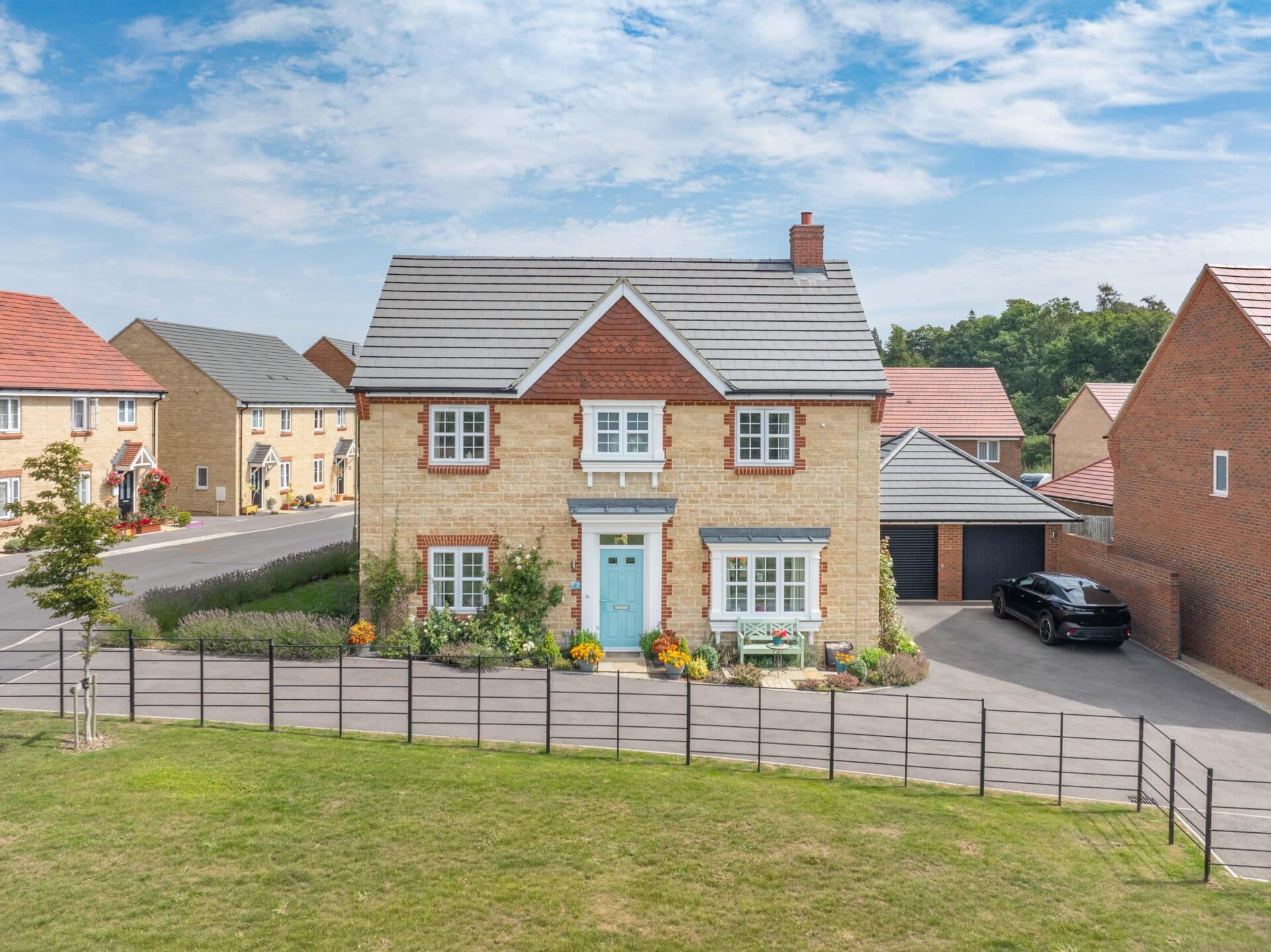 Akeman Road, North Leigh, Witney, Witney, OX29 6AH