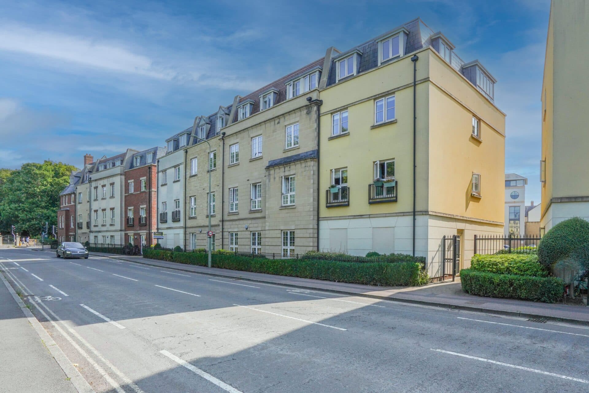Flat J, 45 Woodford Way, Witney, Witney, OX28 6GB