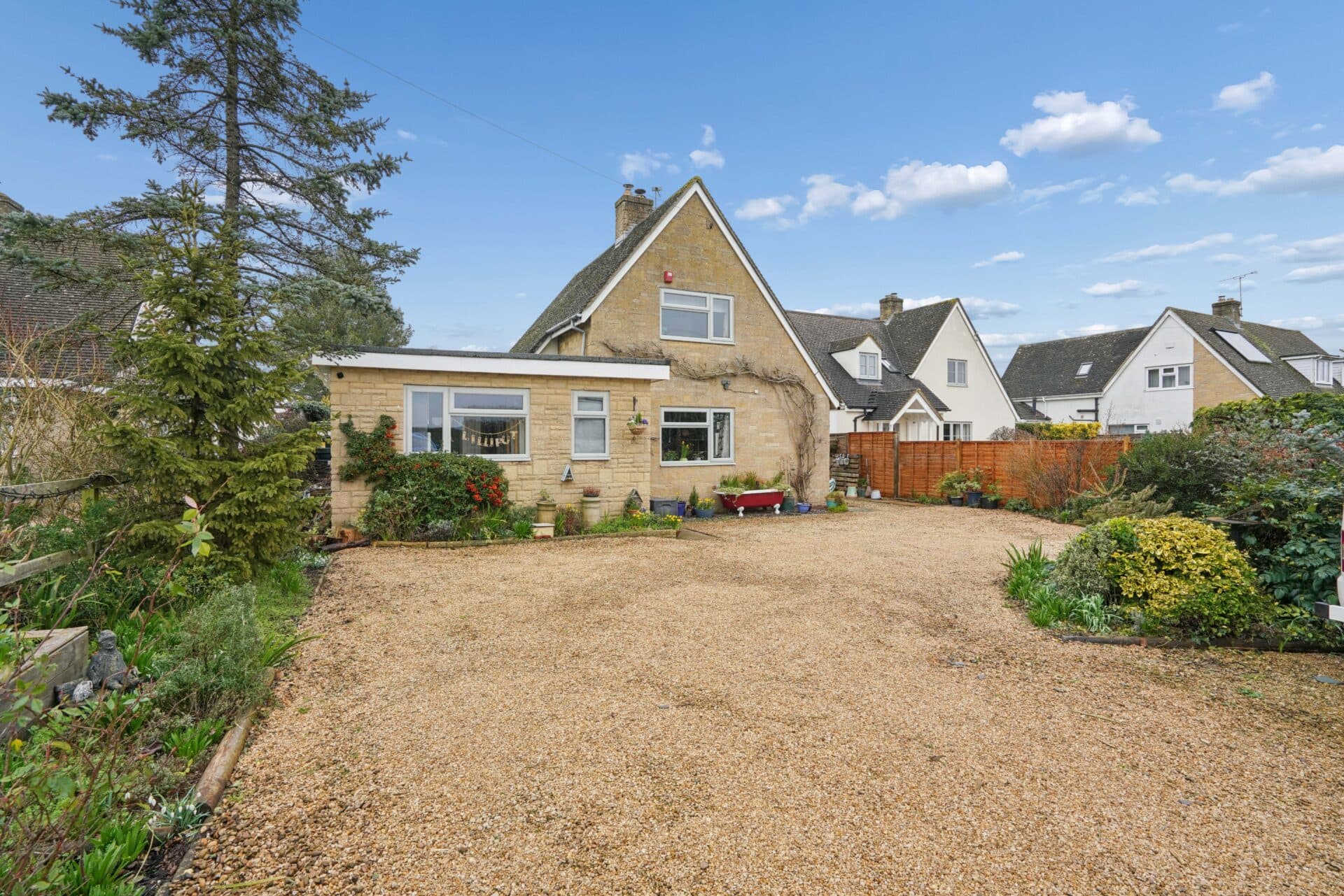 Lilliput The Downs, Standlake, Witney, Witney, OX29 7TB