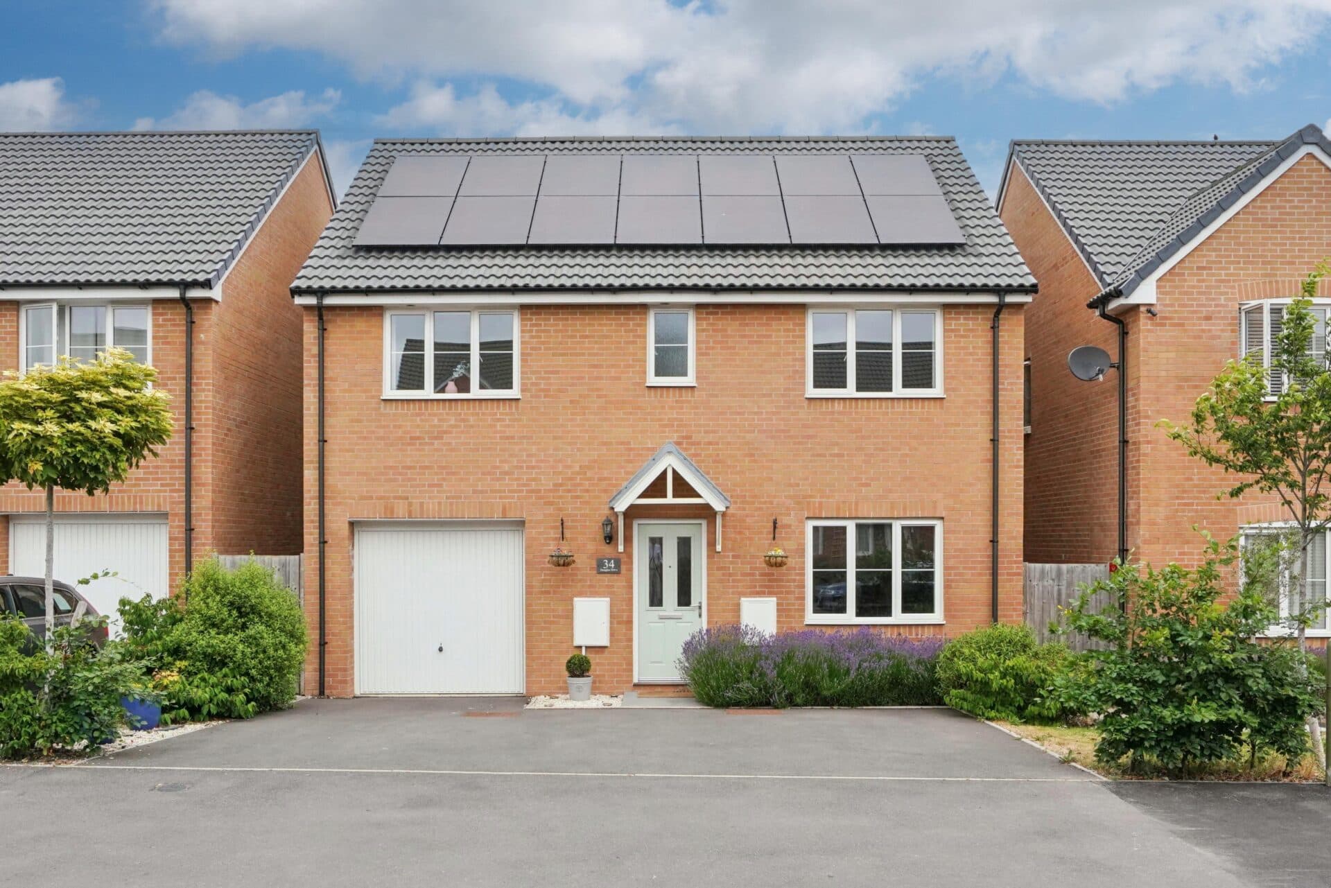 Douglas Drive, Grove, Wantage, Wantage, OX12 0GL