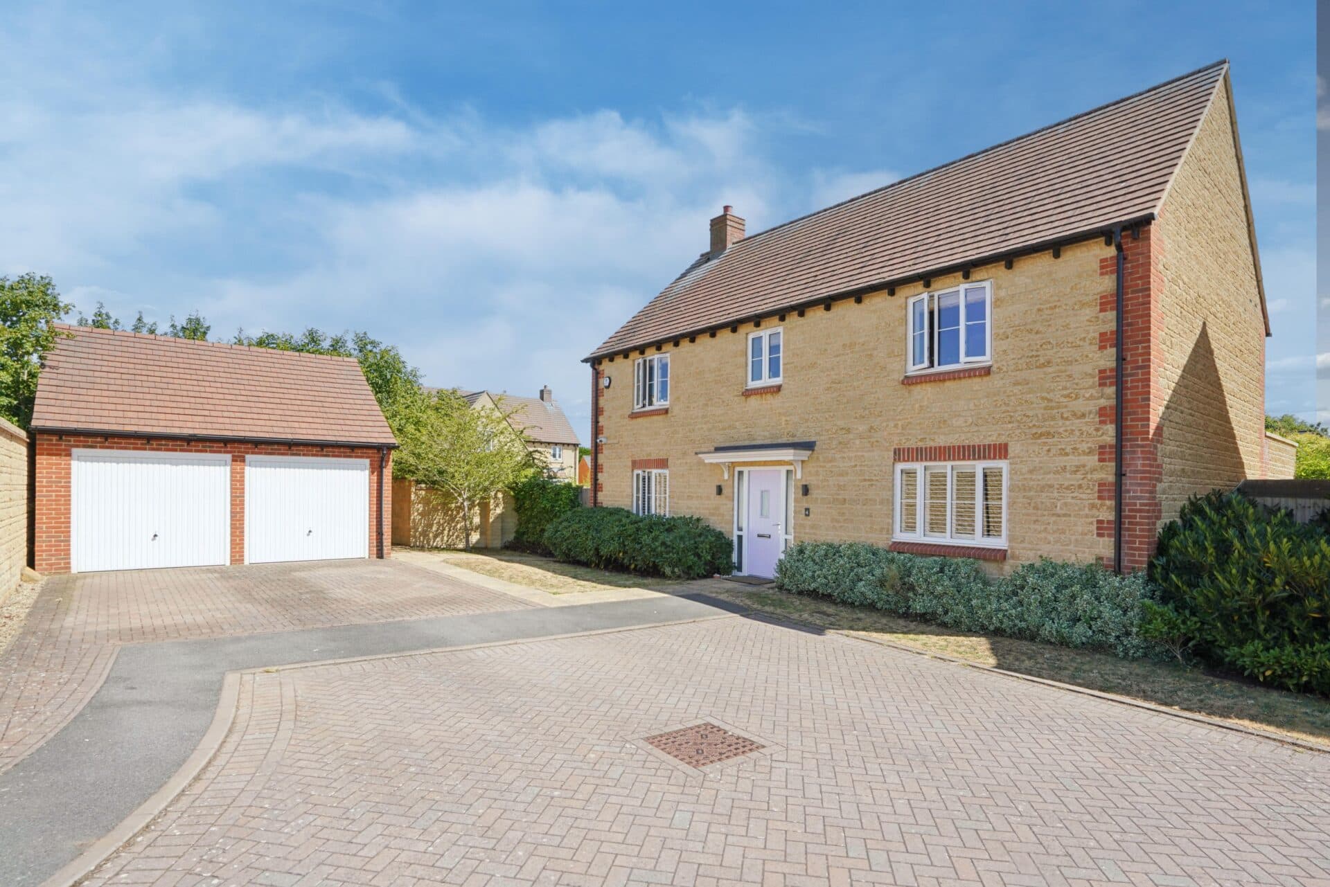 Bramley Close, Southmoor, Abingdon, OX13 5FJ