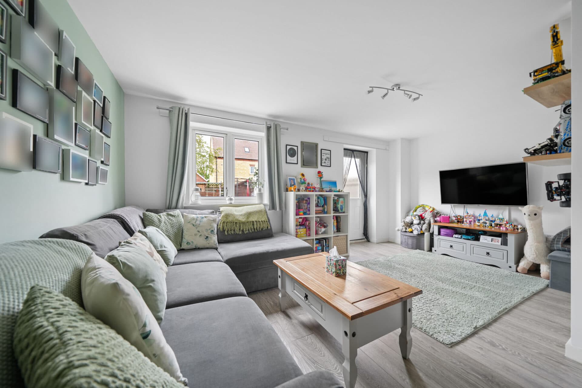 Redcar Road, Bicester, OX26 1BQ