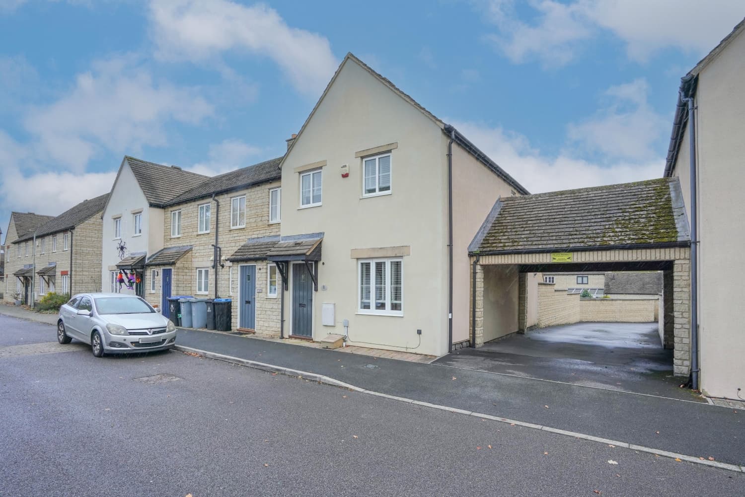 Oxfordshire, Carterton, OX18 1JE