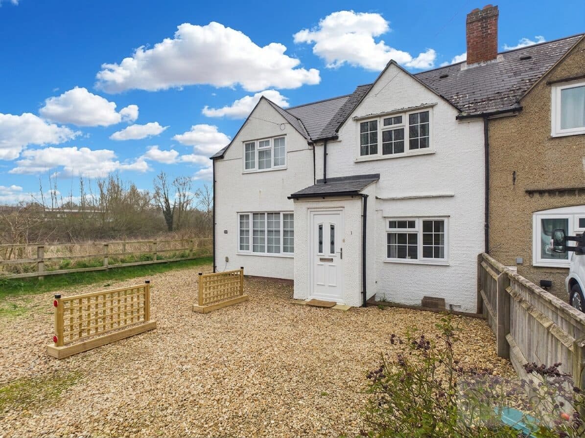 Henley Road, Sandford-On-Thames, Oxford, Oxford, OX4 4YN