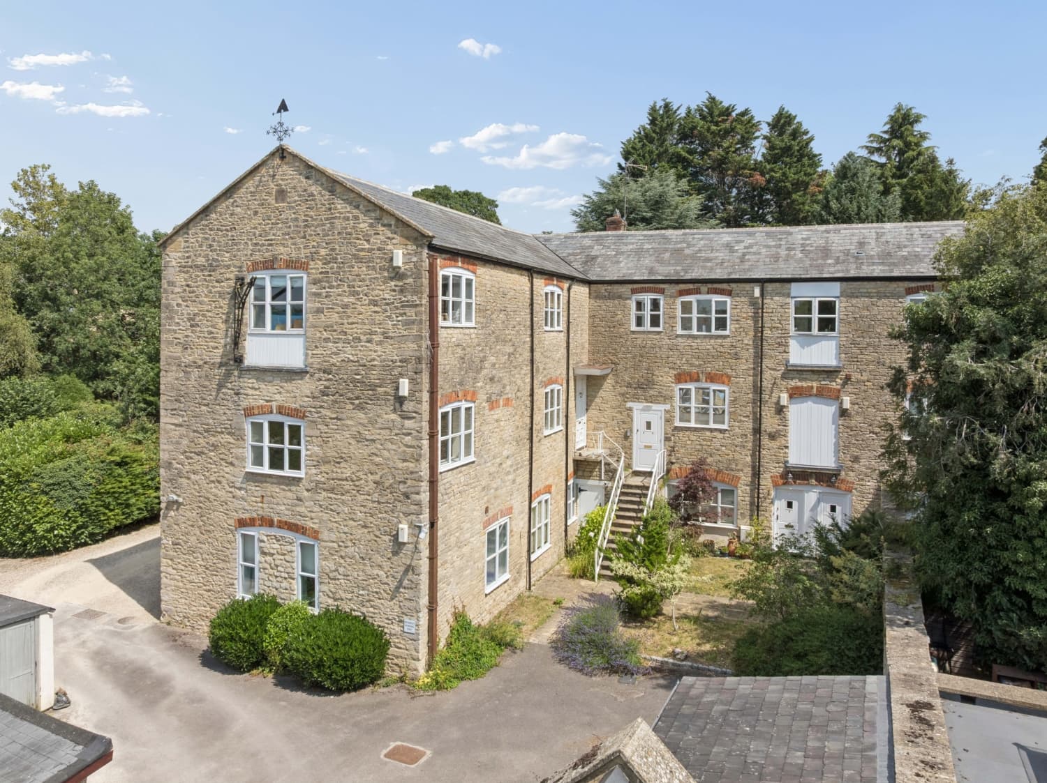 Oxfordshire, Witney, OX28 1QL