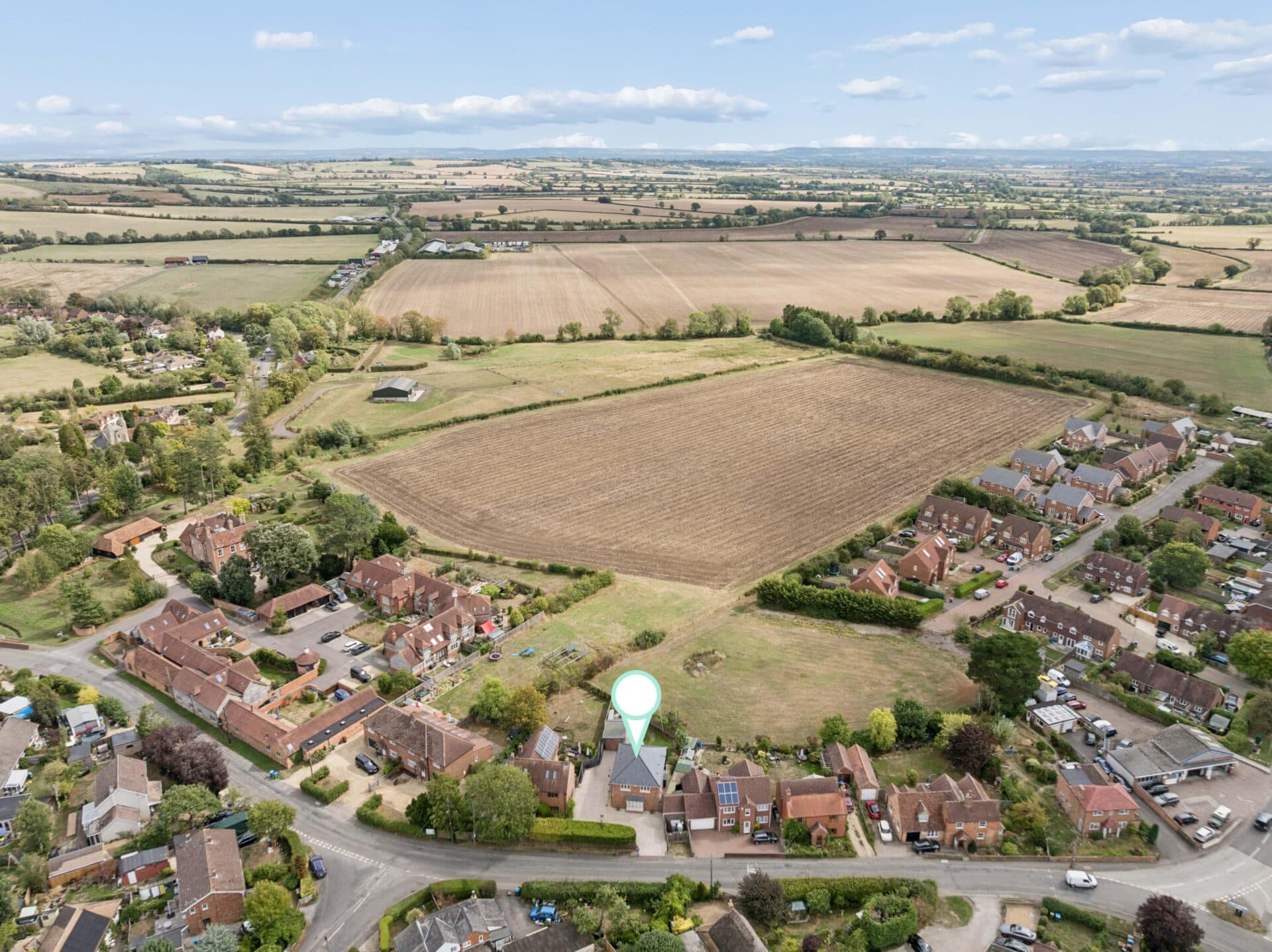 21b Manor Road, Oakley, Aylesbury, Aylesbury, HP18 9QD