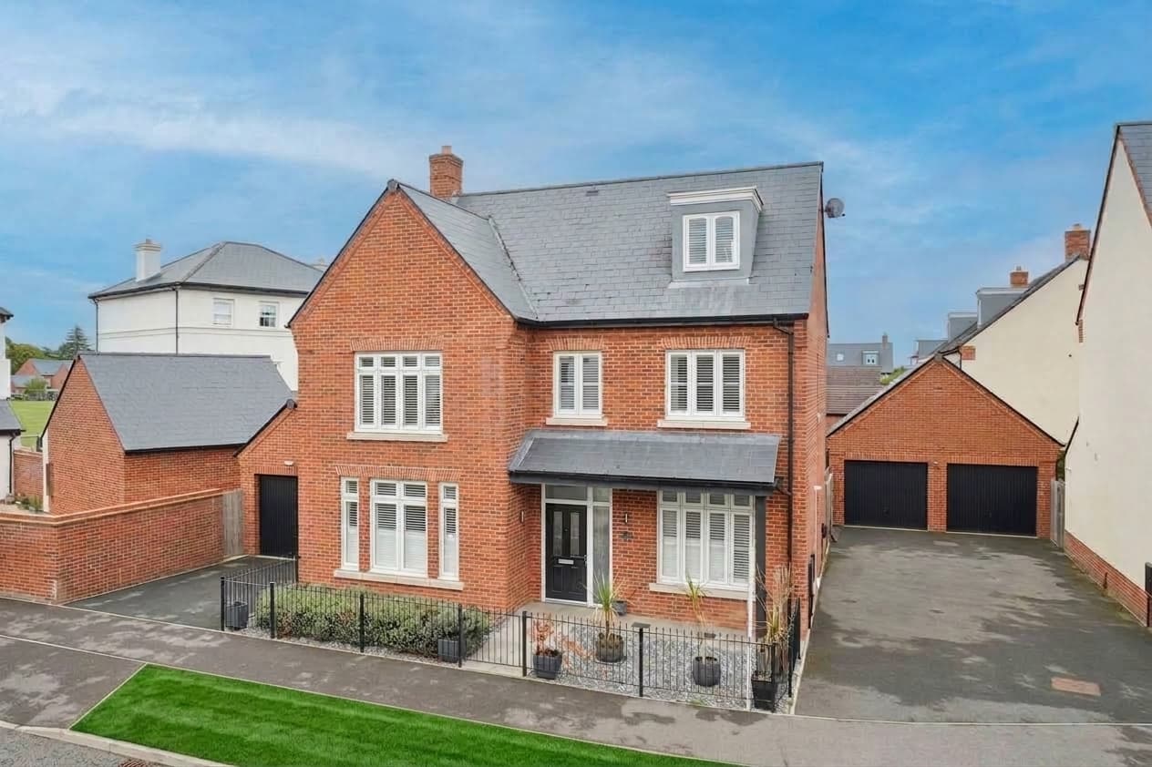 Howard Road, Upper Heyford, Bicester, Bicester, OX25 5BD